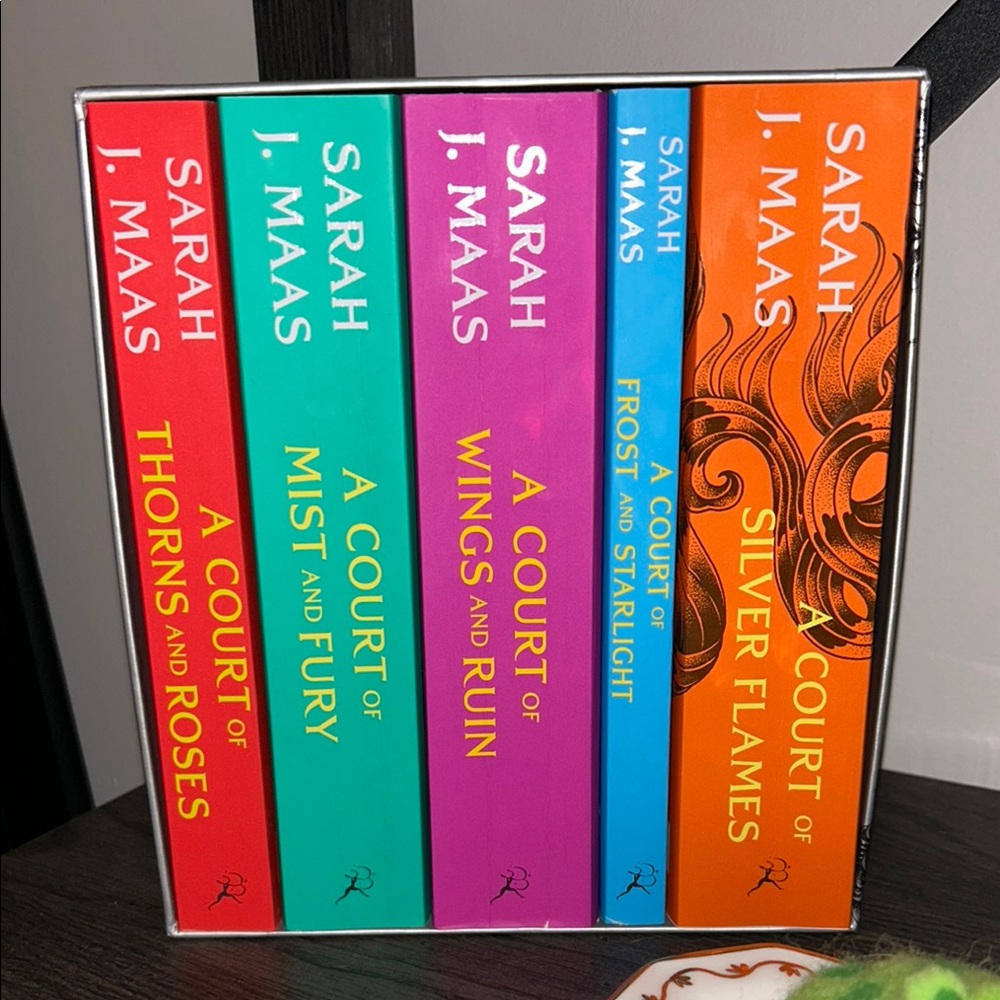 Sarah J. Maas Book Set - Vibrant Covers